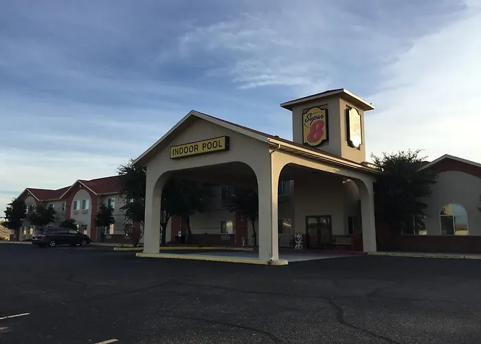 Super 8 By Wyndham Motel