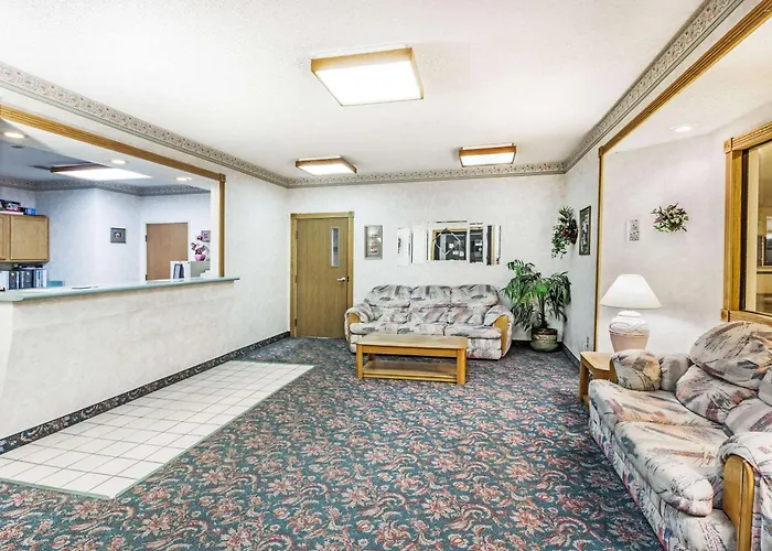 Super 8 By Wyndham Motel
